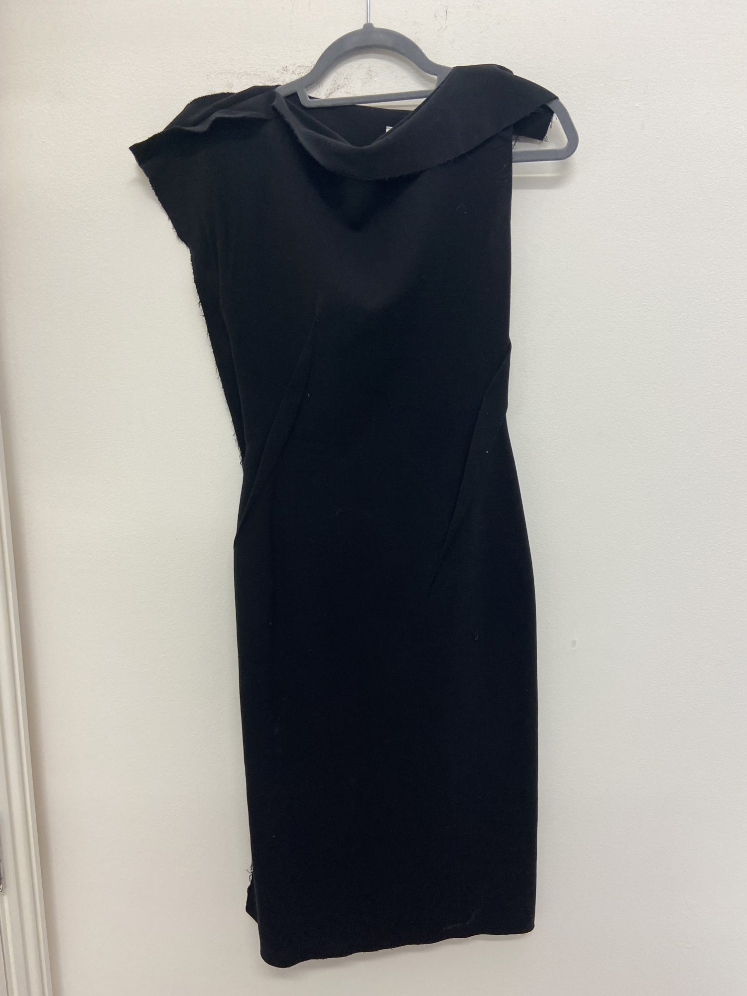 Lanvin sleeveless black dress – StyleSwap