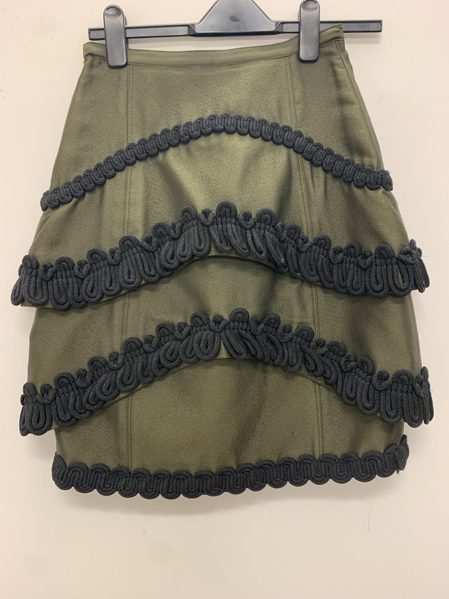 Burberry tiered khaki green mini skirt with rope