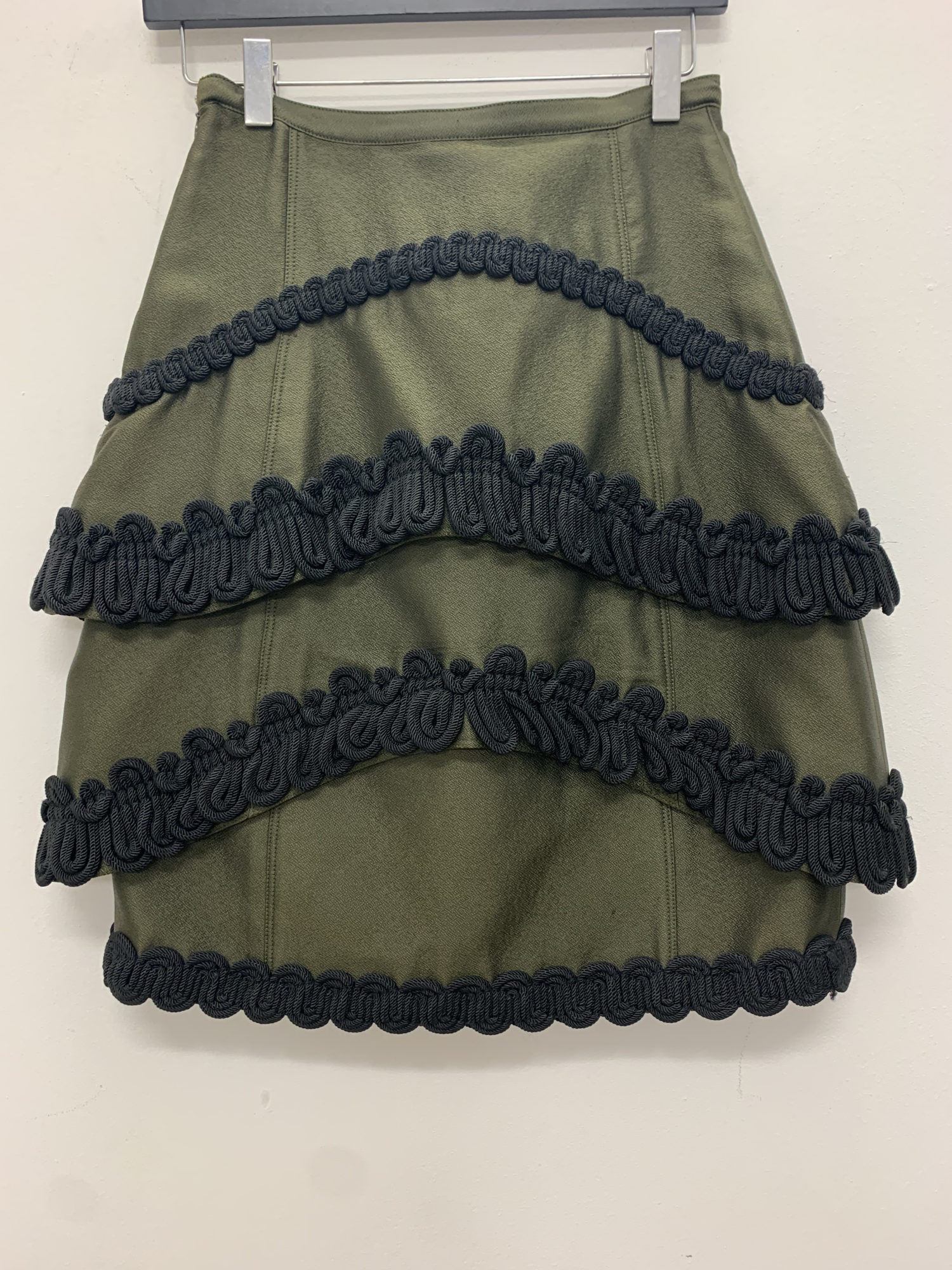 Burberry tiered khaki green mini skirt with rope
