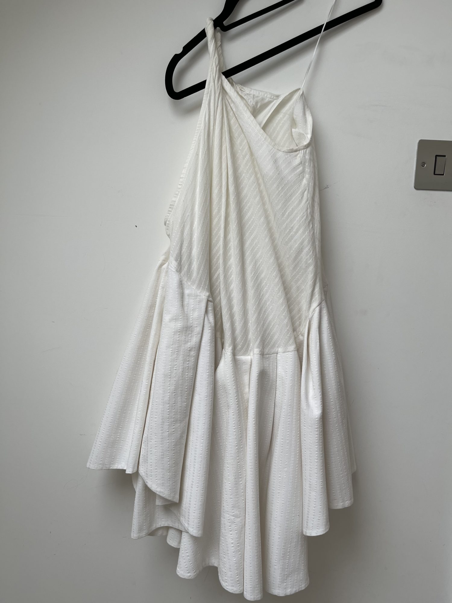 Jacquemus Gathered A-Symmetric Off The Shoulder White Dress – StyleSwap