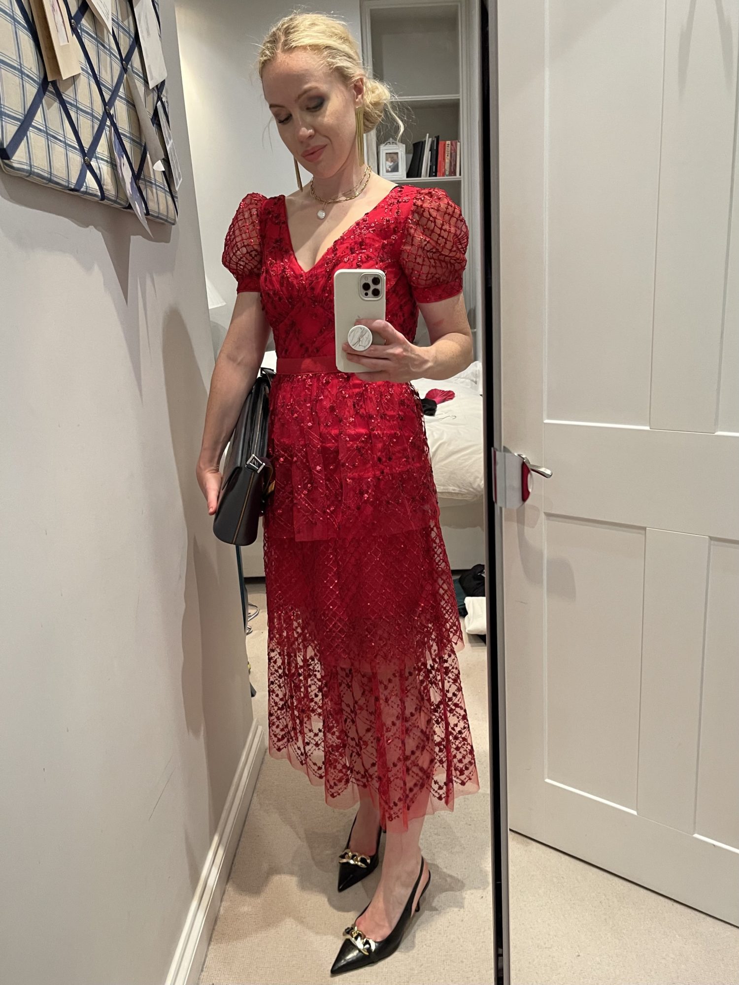 galdeblæren gidsel nitrogen Self Portrait Red Sequin Midi Dress – StyleSwap